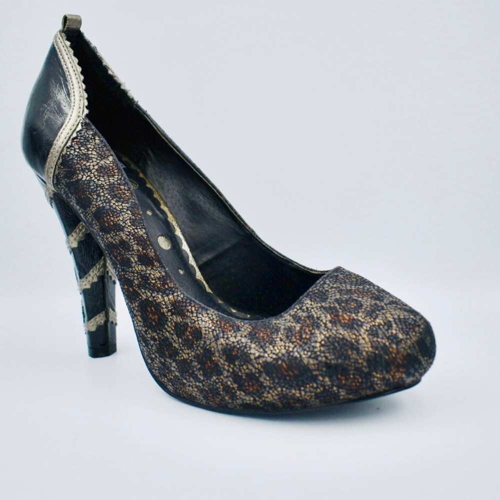 Not Rated Leopard Print Black Patent Heels - Picture 2 of 8